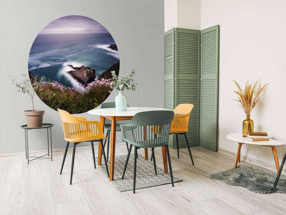 På kanten af __klippen