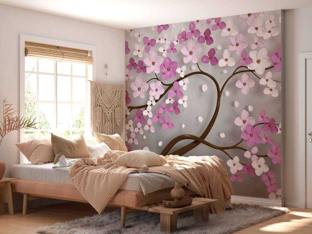 Tre med lilla hvite blomster