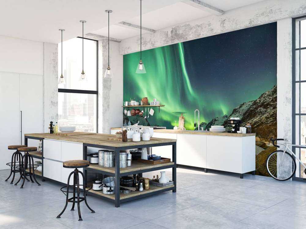 Nordlys mellom to fjorder