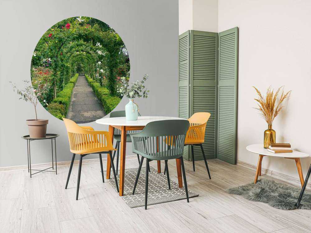 Sti gjennom rosenhagen