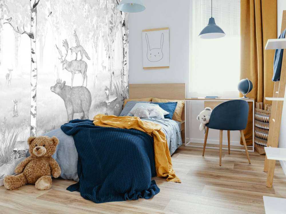 Bear King - Black and white