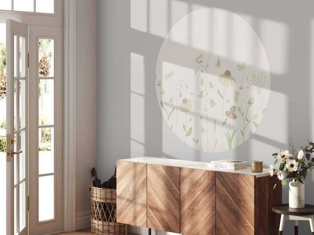 Blomsterfält högt med fjärilar beige och gammelrosa