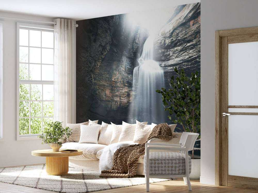 Grotta med vattenfall